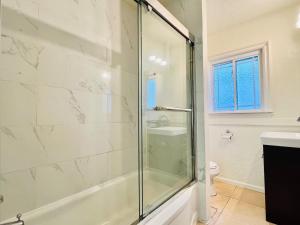 new renovated house 5rooms 5 beds 7people 1800sf