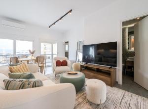 Acropolis view 2BD top floor next to tram and port