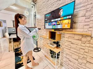 Axon Cozy Modern House Blue Unit Near The Walking Street