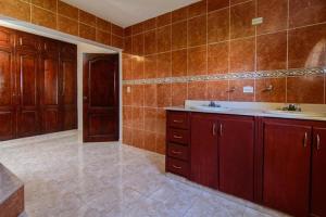 4BR Villa Newly Renovated-5 min to Playa Dorada H1