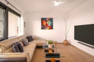 Domillion Sunrise 2bdr 2bath Gibraltar view