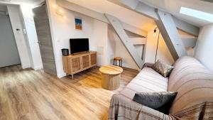 Proche gare, 5min Plage du Midi, T3, 6 personnes By Palmazur Vacances