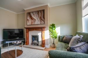 4 BDR House At Caledonia Luxe Stays Short Lets & Serviced Accommodation Boness