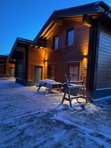 Chalet Momage dichtbij Skiliften, Skiverhuur en Bikepark!