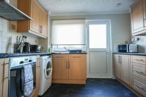4 BDR House At Caledonia Luxe Stays Short Lets & Serviced Accommodation Boness