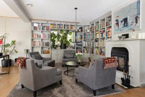 Luxury villa with spa and private lake