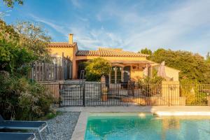 LArbousier -Le Mas des Bouteillans