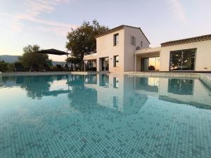 Villa contemporaine 170 m2 havre de paix piscine