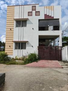 Serene 2BHK stay with balcony & breezy terrace