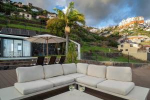 Calma Retreat - Pool & Lodge