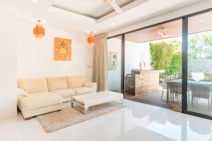 Villa L Light-Filled 2-Story Retreat in Plai Laem