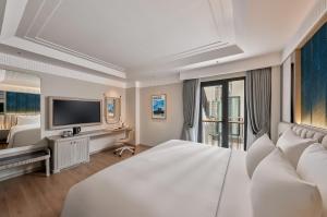 La Siesta Premium Lakeside