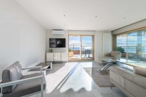 2-Br Panoramic Sea View & Beach Access