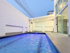 Pattaya private pool villa 4 bedroom 5 bathroom near walking street and beach BBQ