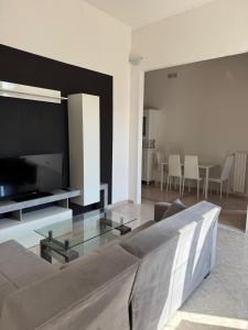 Modern 1st floor apartment with balcony - Casa Berto