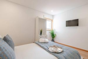 Bright & Cozy Apartment by HostWise