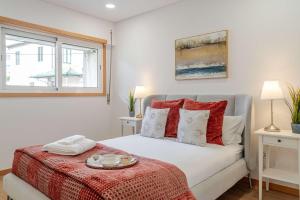 Bright & Cozy Apartment by HostWise