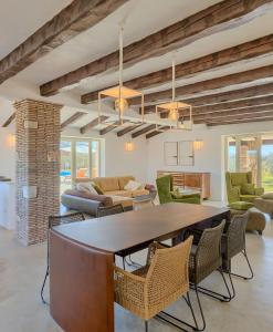 Spacious country villa with private pool