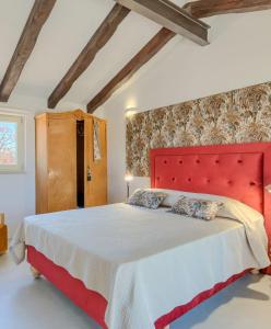 Spacious country villa with private pool