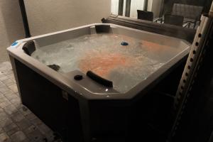 Zamkowy Zakątek - Luksusowe domki z jacuzzi