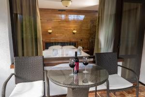 Valevtsi Mount Lodge - 365 days hot outdoor pool -