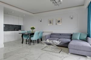 Waterlane Island - Riverview Pool, SPA, Gym & Parking by Downtown Apartments