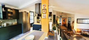 Les Cyprès de Chaume