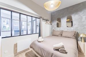 Modern Family Suite with 3 bedrooms and 2 bathrooms for 6 people