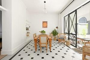 Three Bedroom Home Tranquil and Elegant