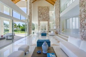 Premium Oceanfront Villa in Cap Cana - 6 Bedrooms, Pool, Private Cook, Golf Cart