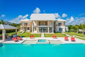 Premium Oceanfront Villa in Cap Cana - 6 Bedrooms, Pool, Private Cook, Golf Cart