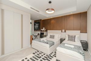 Paramount Midtown Luxury 2BR Sleeps 7 Near Business Bay Metro and Dubai Mall