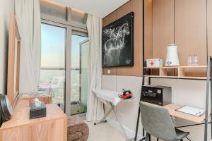 Paramount Midtown Luxury 2BR Sleeps 7 Near Business Bay Metro and Dubai Mall