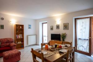 Alla Fontana di San Giorgio, Ceto Ospitar