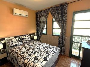 DunaFlor Verde Sunny Bungalow