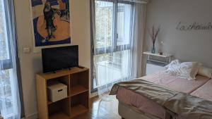 Cosy apartment near train B Denfert