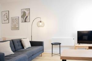 Modern 4-Bed Apartment in Leeds Business District