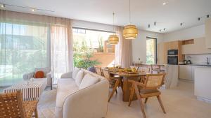 Villa design avec piscine, proche centre