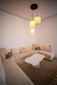 Villa design avec piscine, proche centre