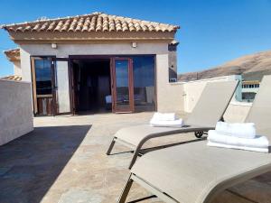 ENJOY House with Large Pool & Jacuzzi