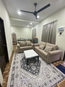 Ayah Su Homestay Atas Tol