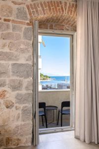 East Coast Deluxe Rooms