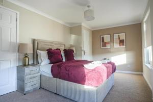 4 BDR House At Caledonia Luxe Stays Short Lets & Serviced Accommodation Boness