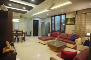 Modern and Luxurious Apartment