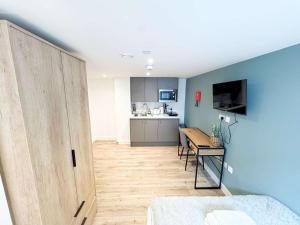 Studio Flat Close to Queen Square - Flat 1B