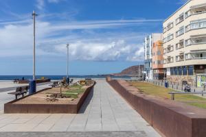 BKD1 A tan solo 50 metros de la playa Las Canteras