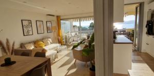 Beau 65 M2 en Front de Mer à St Raphaël - Piscine