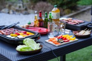 和風グランピング LYS AIBA House 一 わんちゃんと泊まれる一棟貸古民家一Japanese Style Glamping Dog Friendly Private Villa