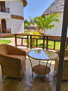 Zuri Tulivu Resort And Restaurant