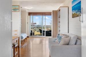 River Vistas - Fremantle Port Views